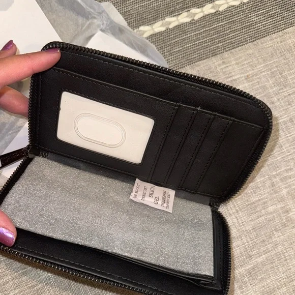 Disney Villains Black and Gray Loungefly Wallet - Picture 4 of 5